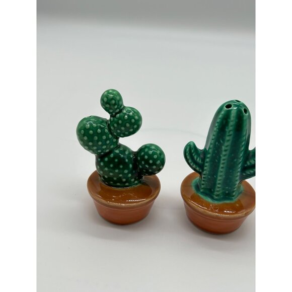 Desert Cactus In Pot Salt & Pepper Shakers 3 1/4" Tall Southwest - Picture 4 of 13